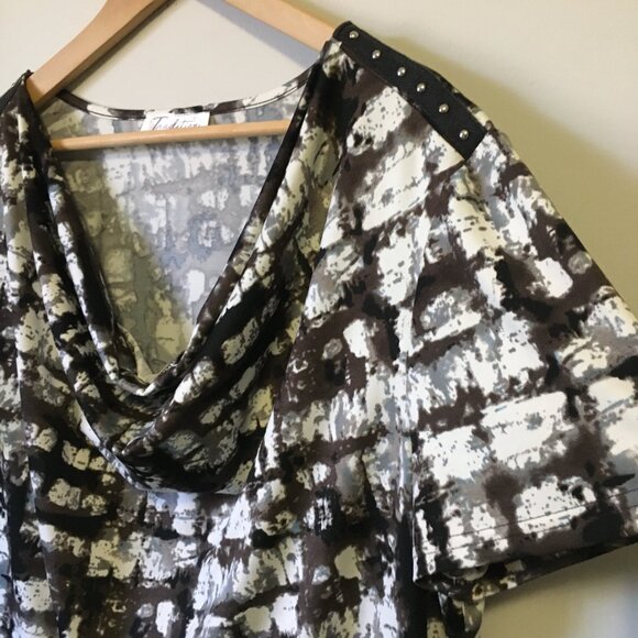 Vintage Tradition Canadian Modern Ink Blot Studded Shoulder Drape Neck Tee - Picture 4 of 16